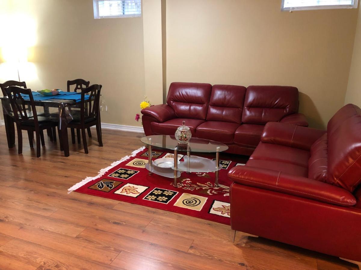 Spacious 2 Bedroom Guest Suite Toronto Buitenkant foto